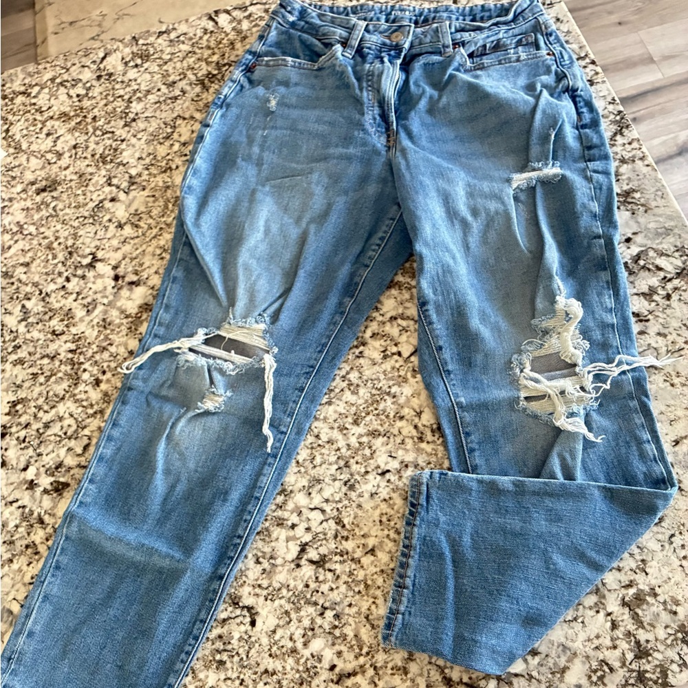 Old Navy Women's Relaxed Distressed Light Blue Jeans